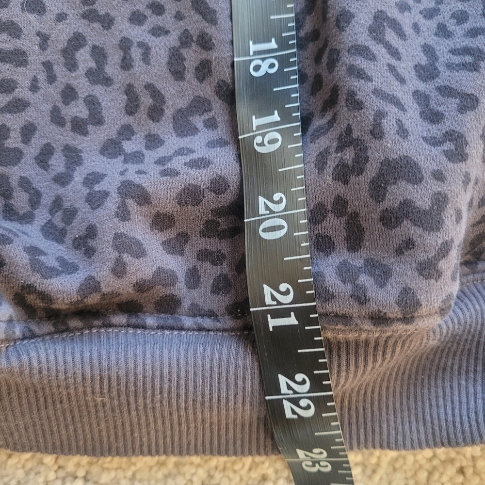 Fabletics Forever Fleece Lined 1/2 zip Comfy Leopard Gray Sweatshirt Small - Picture 8 of 9